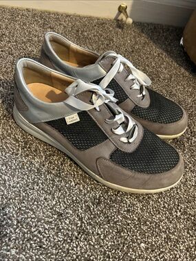 Finns Womems Nubucj Gray Blavk Comfort Columbia Orthopedic SZ 7